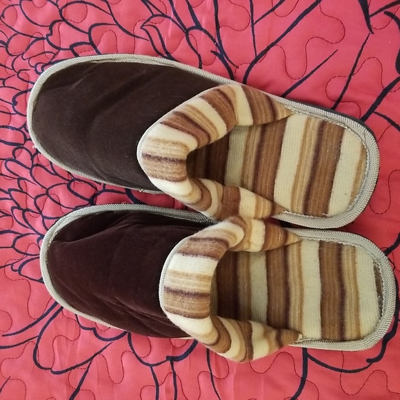 Home Slippers - Picture 5 of 7